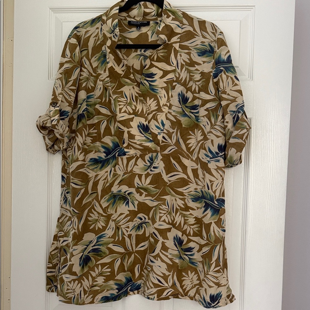 Jones New York Floral Pattern Top in Brown and Green